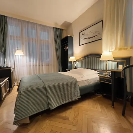 מלון Elysee 4*