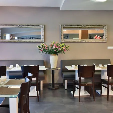 エリゼ ホテル 4*