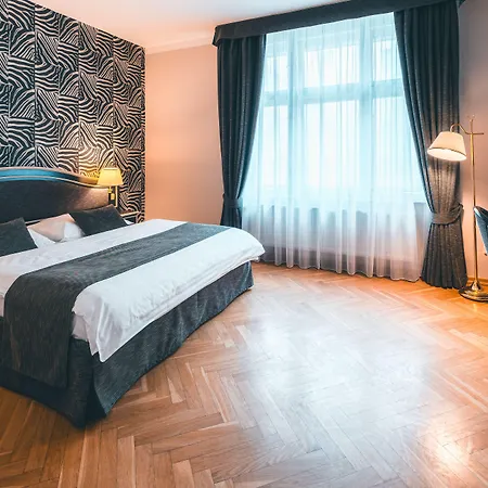 Elysee Hotel