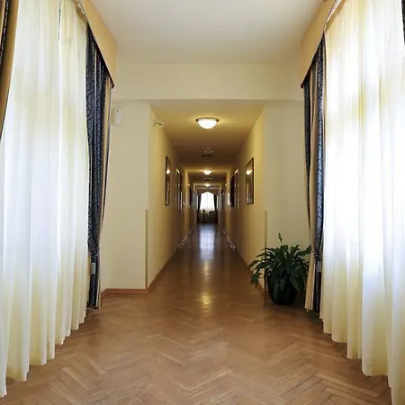 Elysee מלון