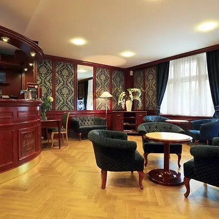 מלון Elysee 4*