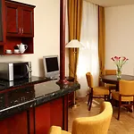 Elysee Hotel