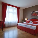 Elysee Hotel 4*