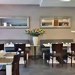 Elysee Hotel 4*