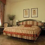 Elysee Hotel