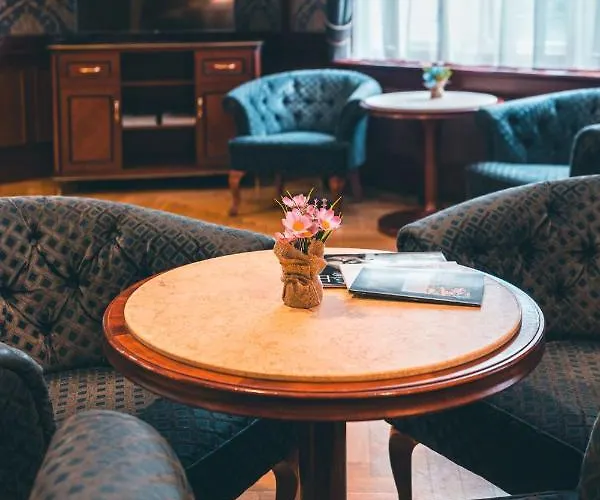 Hotell Elysee 4*