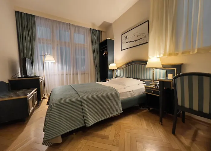 Hotell Elysee 4*