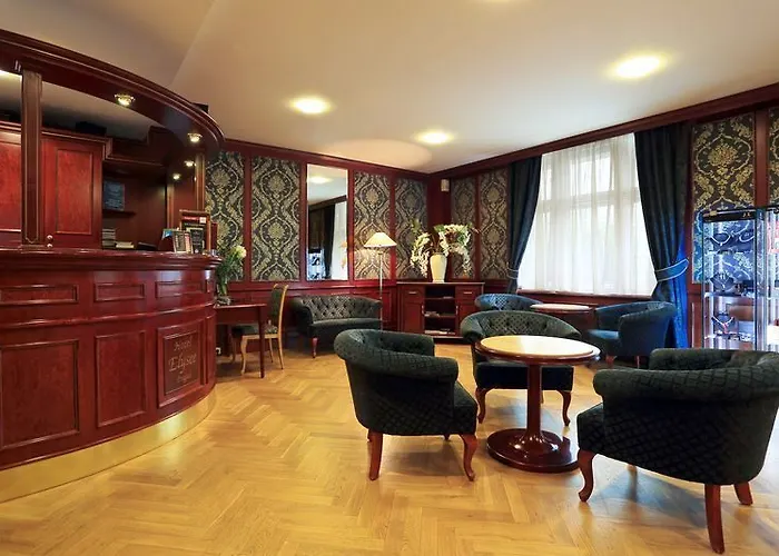 Hotell Elysee 4*